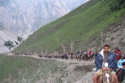 Паломники в Гималаях