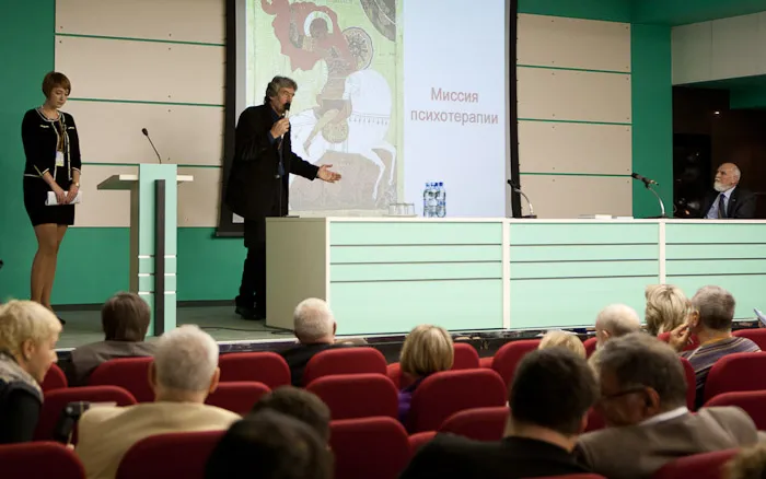 А.Л. Катков во время своего доклада