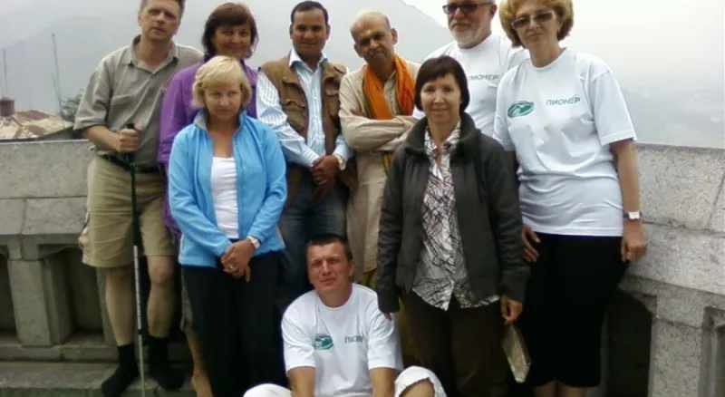 Участники экспедиции с настоятелем храма Трон Соломона