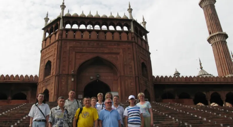 Экспедиция у крупнейшей мечети Индии в Дели