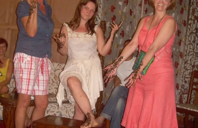 Украшенные участницы экспедиции