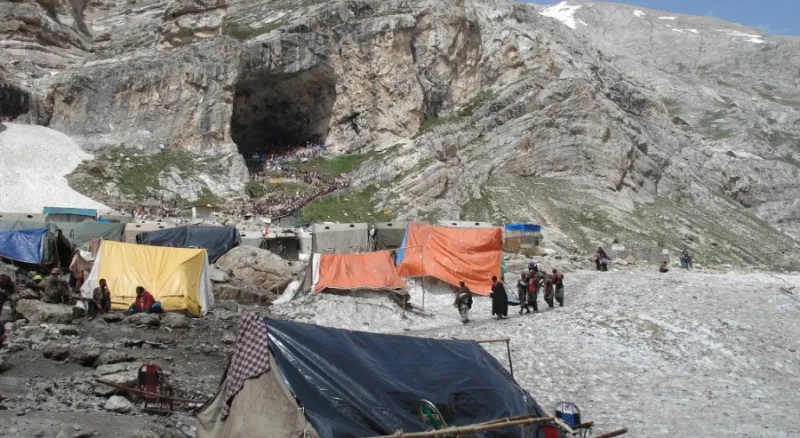 Очередь в пещеру Щивы