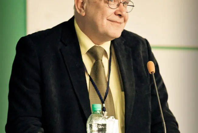 Профессор Егоров Б.Е. читает доклад