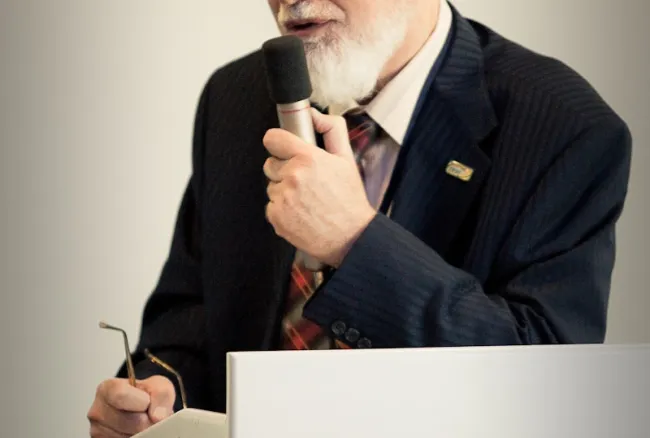 Бурно М.Е. отвечает на вопросы участников съезда