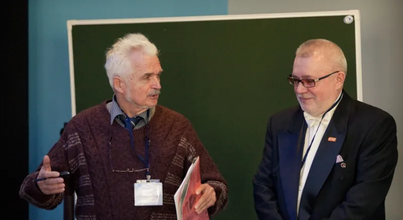 Алексейчик А.Е. задает вопрос Макарову В.В.