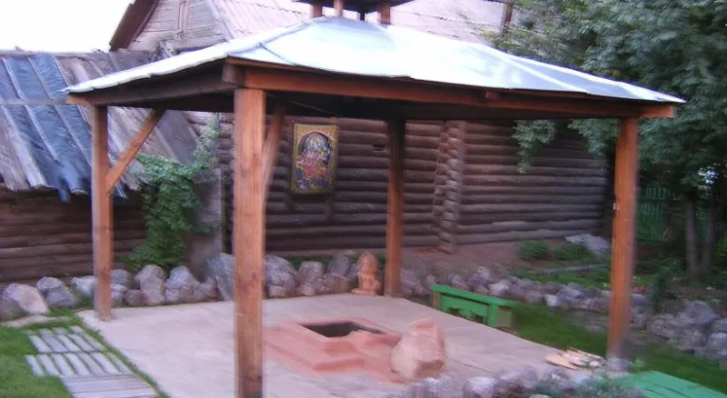 Во дворе у бабаджистов