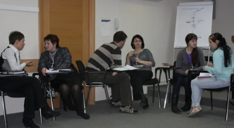 Декадник идет