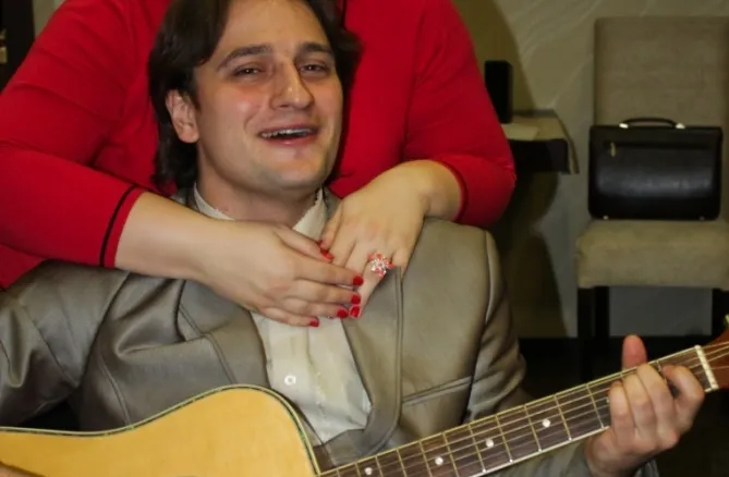 С песней по декаднику