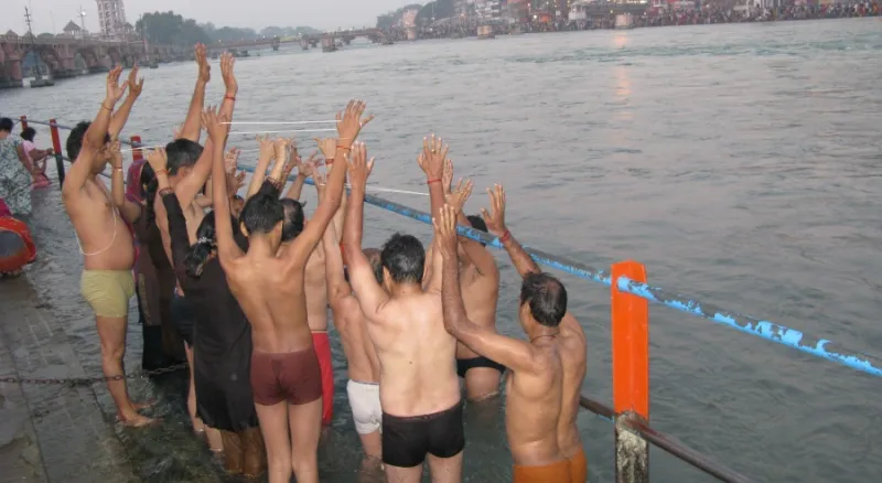 Обряд на берегу Ганги