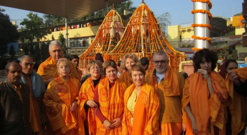 Шантикунч, Самади, 11.11.2011, участвуем в торжественном кормлении огня