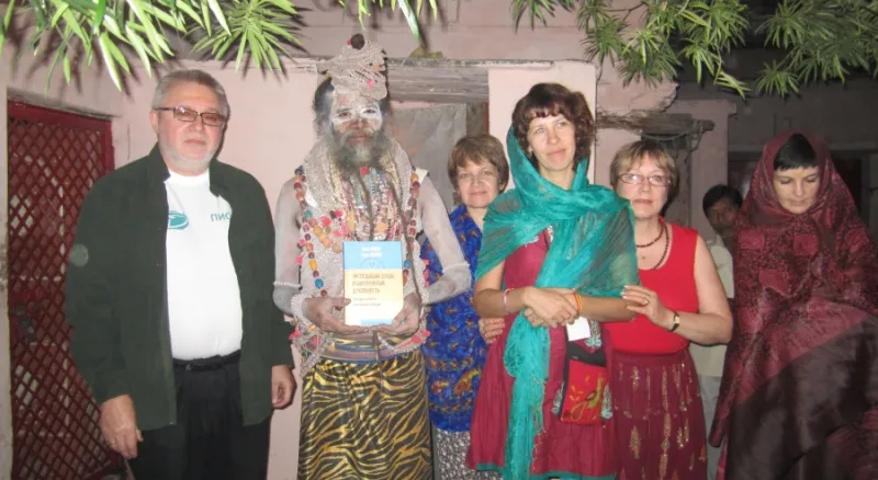 Лали Баба с обещанной ему автором новой книгой