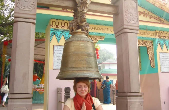 Катя Макарова медитирует в храмах Сарната